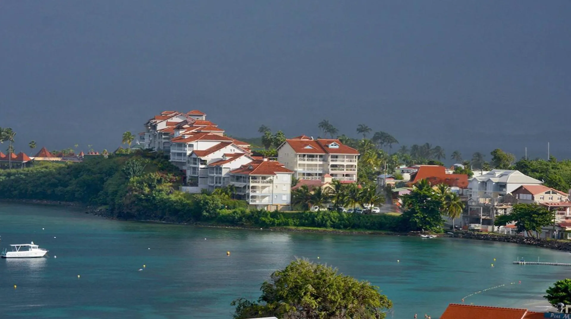 Apartment Le Grand Bleu T5 Haut Standing, Vue Mer Et Pieds Dans L'Eau Les Trois-Ilets