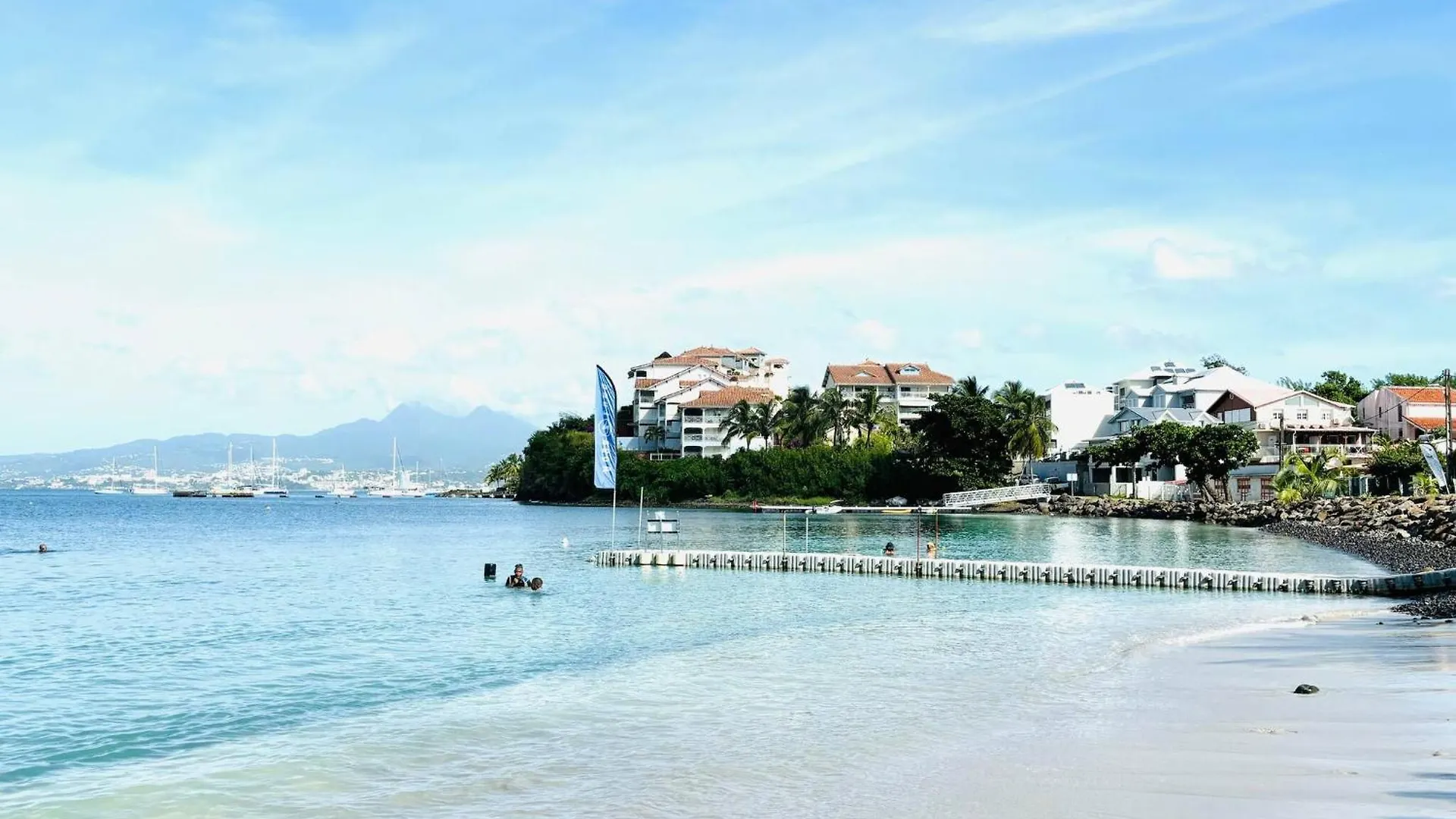 Le Grand Bleu T5 Haut Standing, Vue Mer Et Pieds Dans L'Eau Les Trois-Ilets 0*,