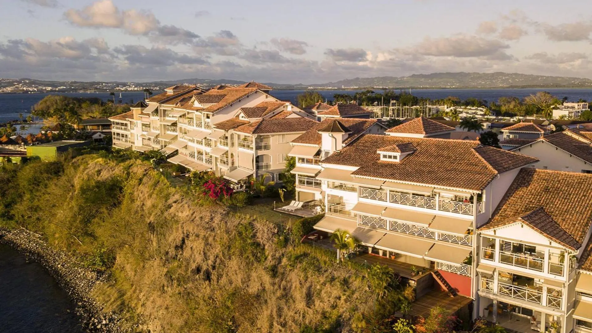 Apartment Le Grand Bleu T5 Haut Standing, Vue Mer Et Pieds Dans L'Eau Les Trois-Ilets